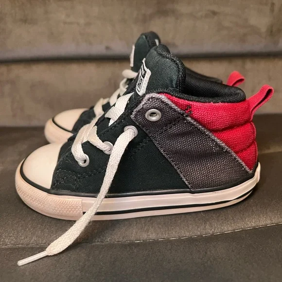 Converse Kids High-Top Sneakers - Black and Red Size 8c - Picture 4 of 5